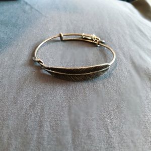 MOVING SALE!!! Like new feather/leaf Alex & ani